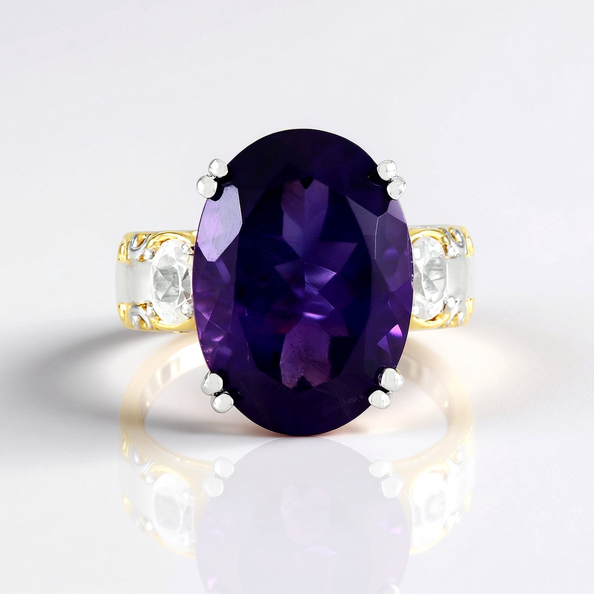 Cavill - Zilveren Ring 925 Sterling met Braziliaanse Amethist 10,035 ct en Ovale Zirkonia's - Elegante Paarse Edelsteen Ring Dames