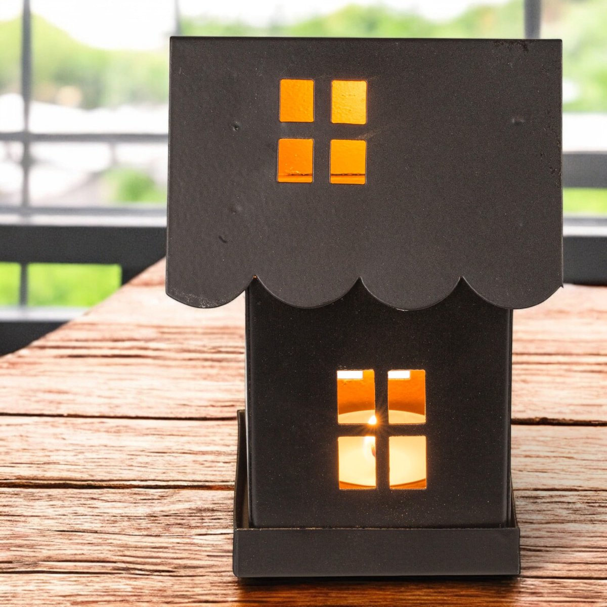 Metalen decoratieve huis zwart – stijlvolle windlichthuizen voor theelichtjes – moderne kaarsenhouder van metaal voor een gezellige sfeer (7 x 7 x 12 cm) — cadeau in Wonen & Interieur - foto 4