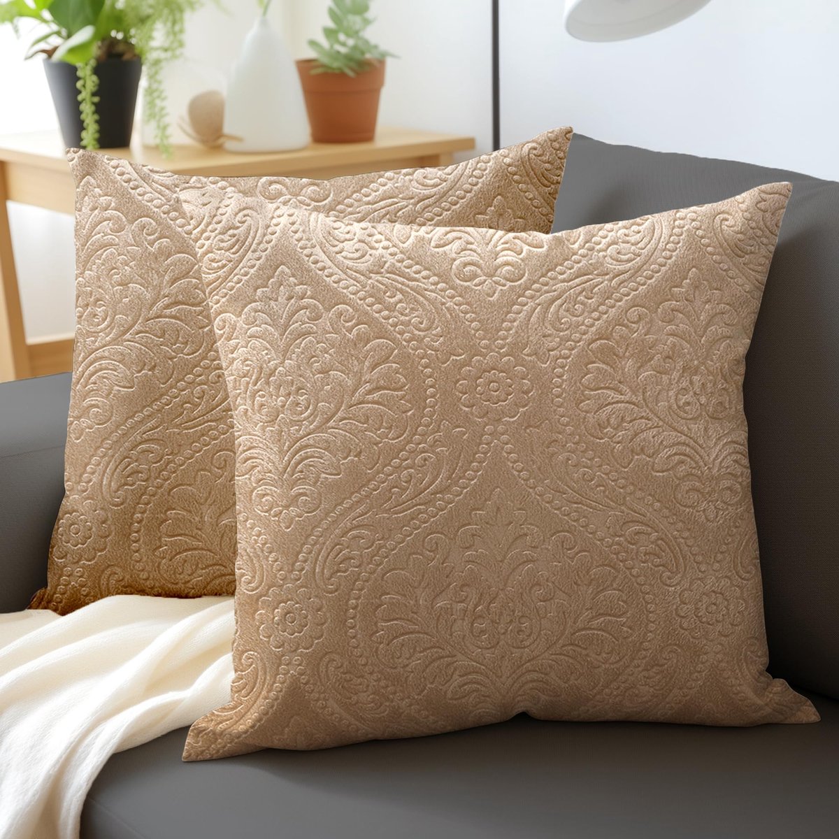 XO fluwelen kussenhoezen 40x40 cm met reliëf - Pluche decoratieve kussenhoezen voor elegante woonkamers en slaapkamers, machinewasbaar, beige | Set van 2 | Alleen hoezen, geen binnenkussens