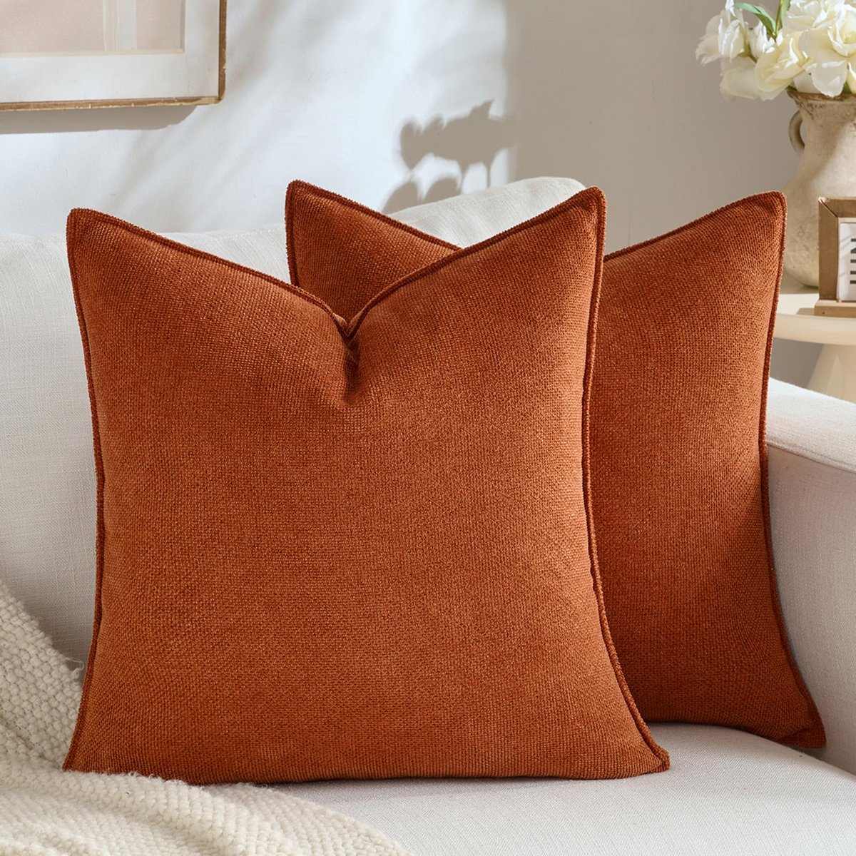 Set van 2 kussenslopen van 35 x 35 cm, karamel chenille in moderne decoratie, effen, neutraal design met rand, uniek design, geschikt voor slaapkamer, woonkamer, bank, bed en woondecoratie