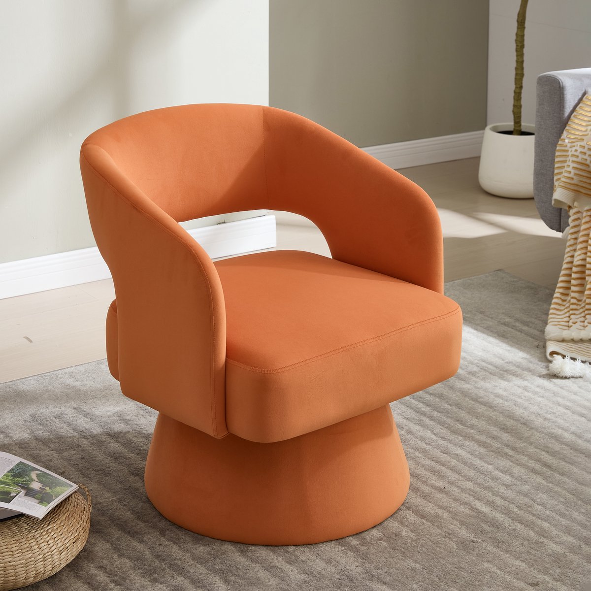 Wishdor Oranje fauteuil - 360 graden draaibaar - Met armleuningen en metalen draaivoet - Velvet - Modern - Voor woonkamer slaapkamer of kantoor