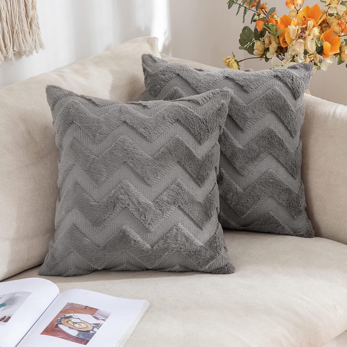 Set van 2 Fluffy Kussenhoezen, Zachte Polyester Kussenhoezen, Decoratieve Kussens met Verborgen Ritssluiting voor Woonkamer en Slaapkamer, 40 x 40 cm, Donkergrijs, Luxe en Comfortabel