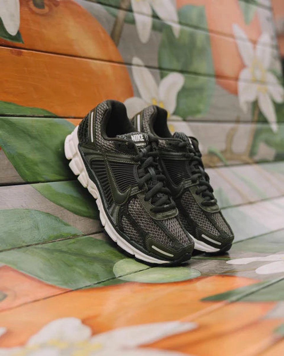 Nike Zoom Vomero 5 Sequoia Zilver