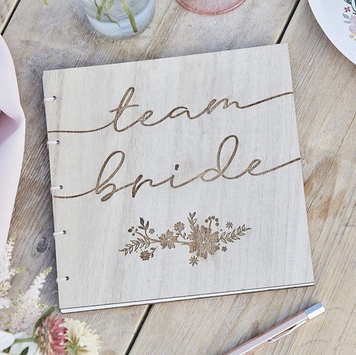 Houten gastenboek 'Team Bride' - uniek aandenken voor het vrijgezellenfeest
