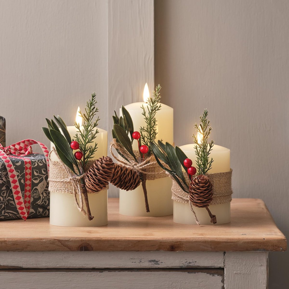 LED Kaarsen Set - Flambestande Kaarsen - Kerstsfeer Creëren - Met Afstandsbediening - 3 Stuks - Crèmekleurig