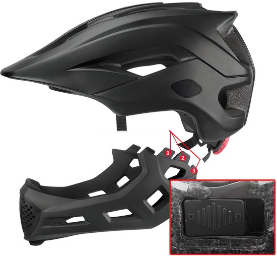 Zwarte helm met afneembare kinband en rode verstelknop. Binnenzijde en details zichtbaar.
