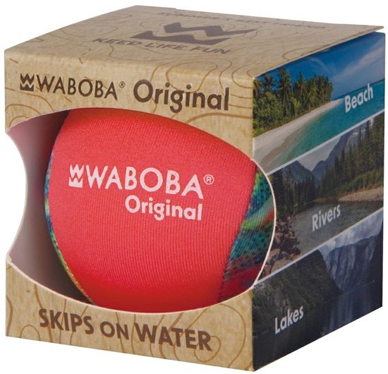 Waboba Original productdoos met koraalrode bal erin, met strand en waterafbeeldingen.