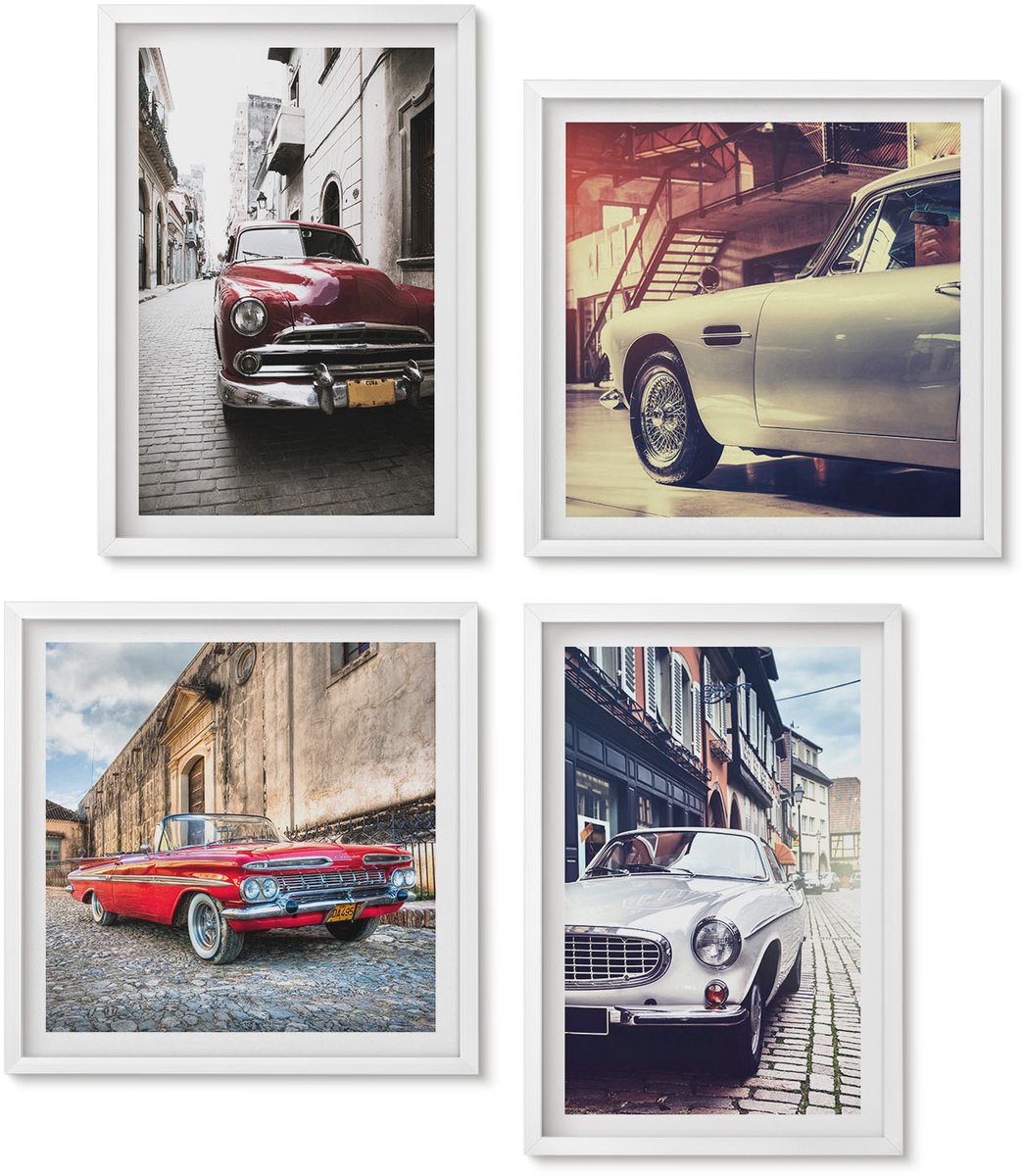 Wallfluent 4-Delige Schilderij Set - Klassieke Auto'S In Verschillende Kleuren Op De Straten Van De Stad. - 40 x 40 En 40 x 60 - Muurdecoratie - Schilderijen Set - Woonkamer - Moderne Wanddecoratie