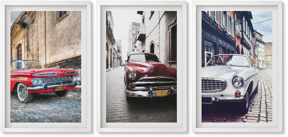 Wallfluent 3-Delige Schilderij Set - Klassieke Auto'S In Verschillende Kleuren Op De Straten Van De Stad. - 40 x 60 - Stijlvolle Muurdecoratie - Slaapkamer - Moderne Wanddecoratie