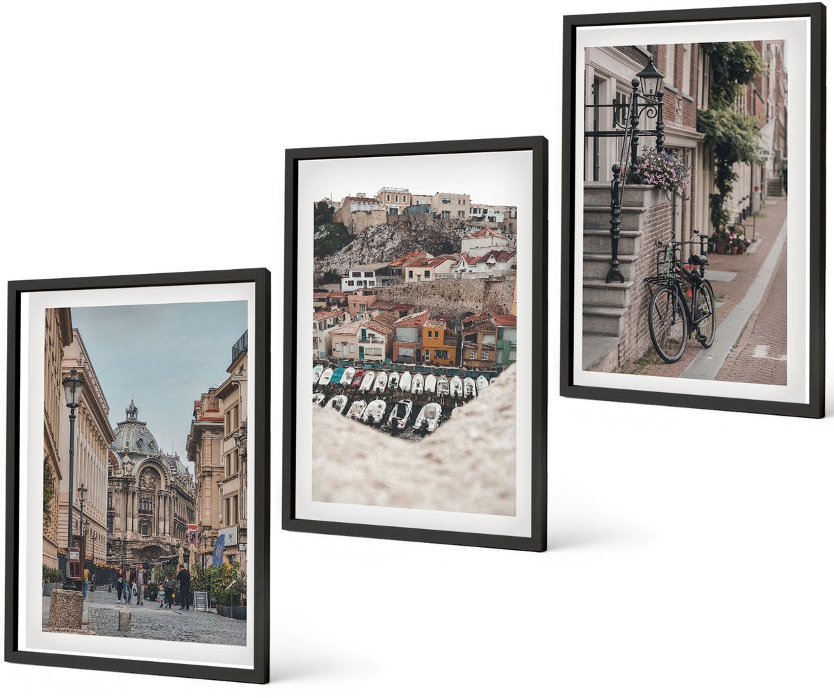 Coloray 3-Delige Schilderij Set - Sfeervolle Stadsstraten Met Uitzicht Op Havens En Gebouwen. - 40 x 60 cm - Wanddecoratie - Muurdecoratie - Woonkamer