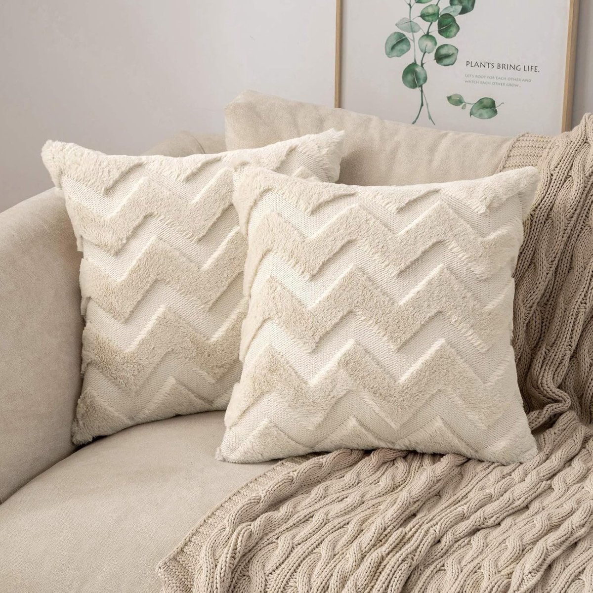 Set van 2 Fluffy Kussenhoezen, Zachte Polyester Kussenhoezen, Decoratieve Kussens met Verborgen Rits voor Woonkamer en Slaapkamer, 40 x 40 cm, Beige en Luxe Comfort