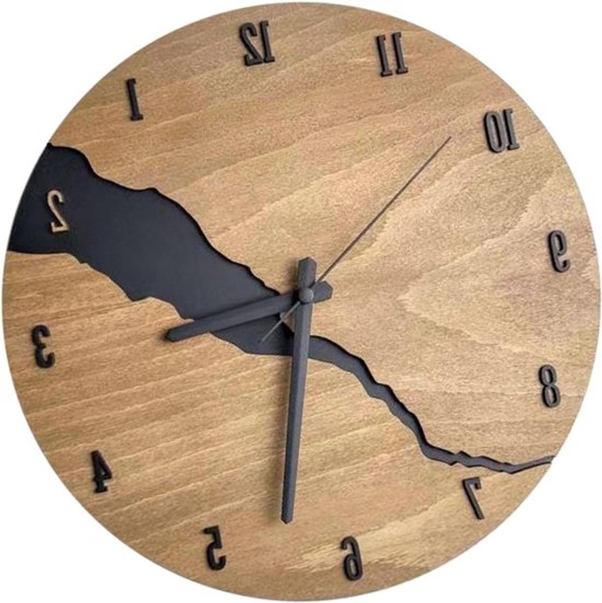 Rustieke ronde houten wandklok met vintage uitstraling, grote stille klok voor woonkamer en kantoor, duurzaam materiaal en tijdloos design