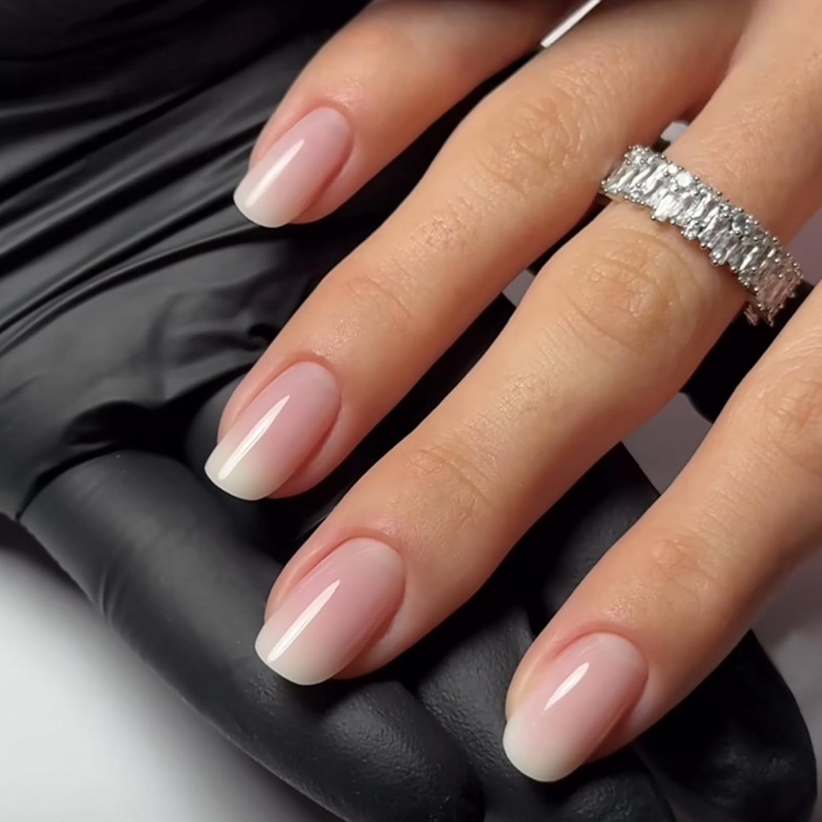 24 stuks Franse kunstnagels, korte vierkante nagelpers, elegant roze gradiënt acryl kunstnagelset, herbruikbaar, kunstmatig plakken op