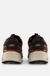 Achterkant van bruine Gabor Rollingsoft sneakers met merklogo op de hiel.