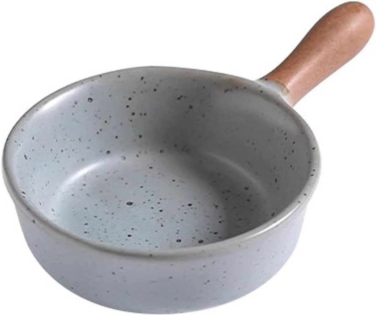 Keramische kommen zijn geschikt for het serveren van snacks, desserts, noten, room, enz