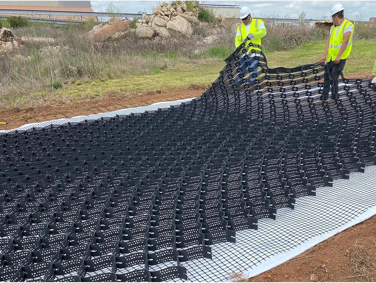 Grindrooster Straatsteen Mat - Bodemstabilisator Gazon - Oprit Stabiliseren - Hoge Treksterkte - 3 m x 9 m - Zwart