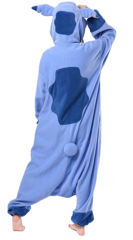 Blauwe onesie met Stitch-thema, capuchon met oren en een staart op de rug.