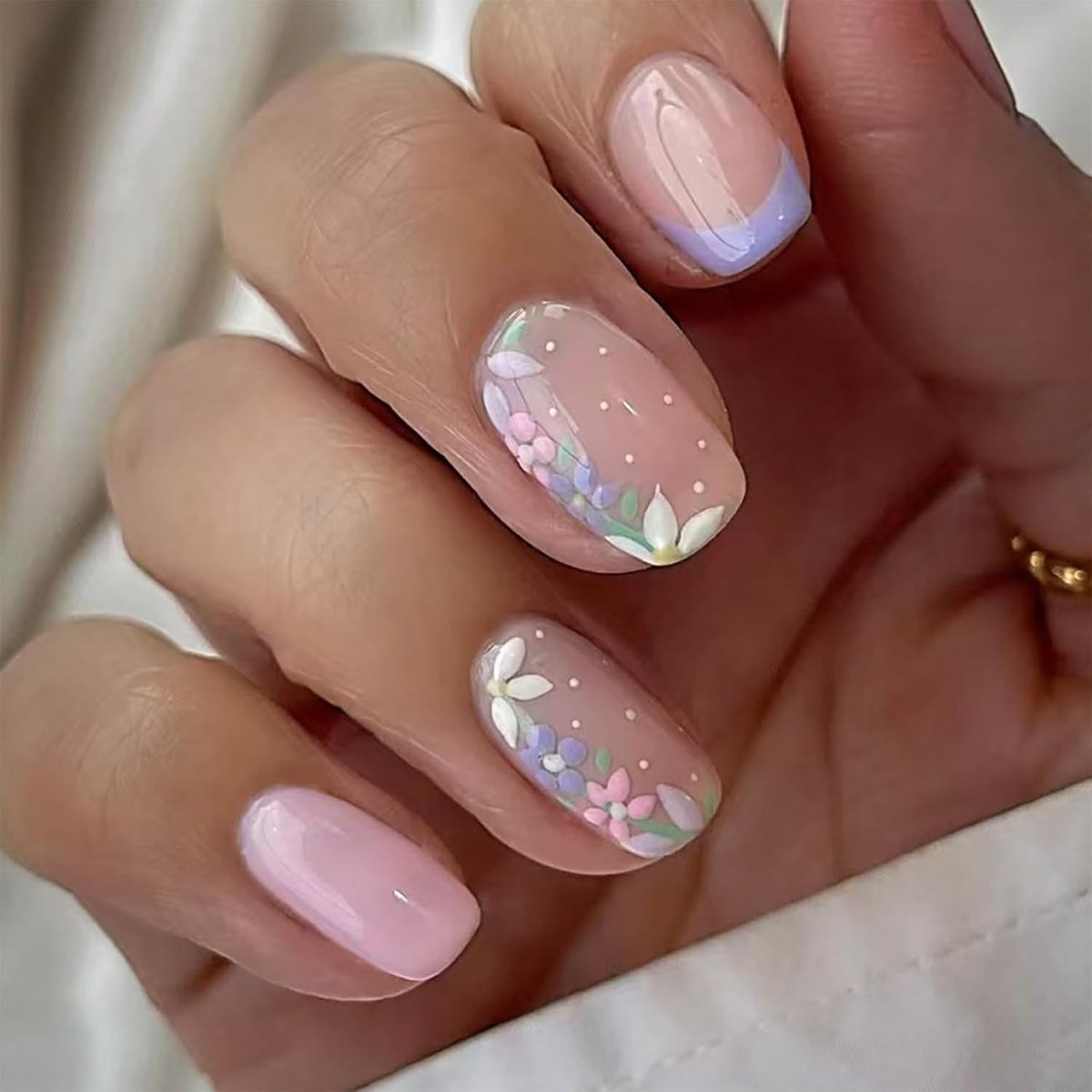 Plaknagels 24 stuks - Roze bloemen - Korte mandelvorm - Voor een glamoureuze look - ShopVlot