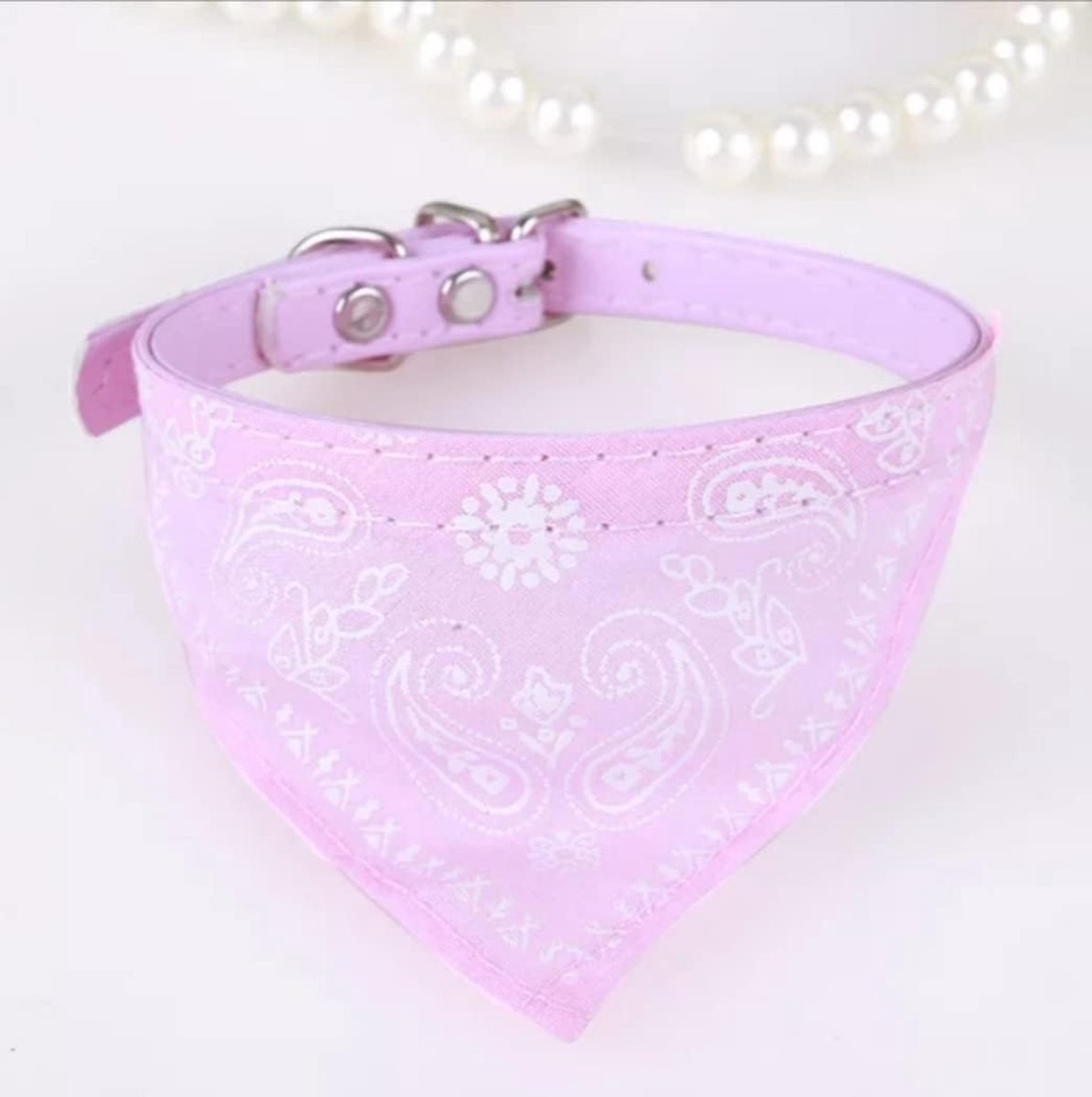 Katten- en hondenhalsband met bandana - verstelbaar 20-26cm - trendy design - comfortabel voor uw huisdier - ShopVlot