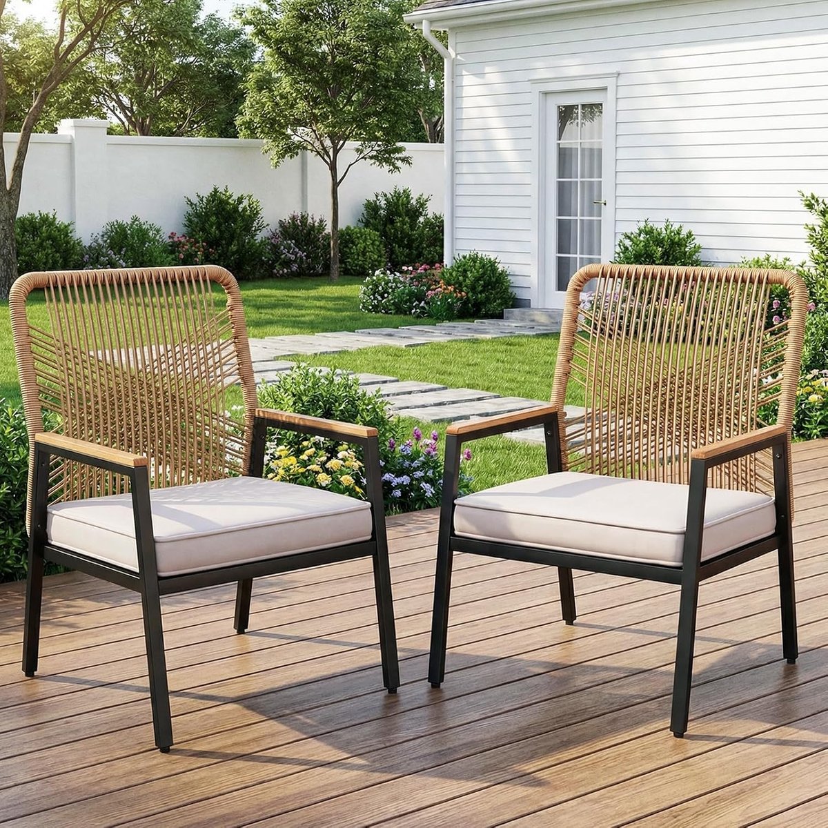 Tuinstoel, set van 2, tuinstoelen van vlechtwerk, balkonstoelen van metaal en rotan, met 8 cm dik zitkussen, stevig metalen frame en WPC-armleuning, voor terras, tuin en veranda, beige