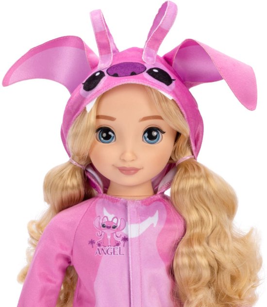 Disney ily 4EVER Angel-pop 45 cm / 18" met blond haar, officieel gelicentieerd door Jakks Pacific, inclusief schattige roze Lilo & Stitch-geïnspireerde onesie met oren, slippers en tandenborstel, cadeau voor meisjes vanaf 6 jaar — afbeelding 4