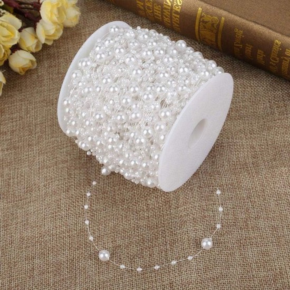 Elegante Witte Faux Parels Hoofdband voor Bruiloft en Feestdecoratie - 60m Rol voor Sierlijke Versiering en Bruidsaccessoires