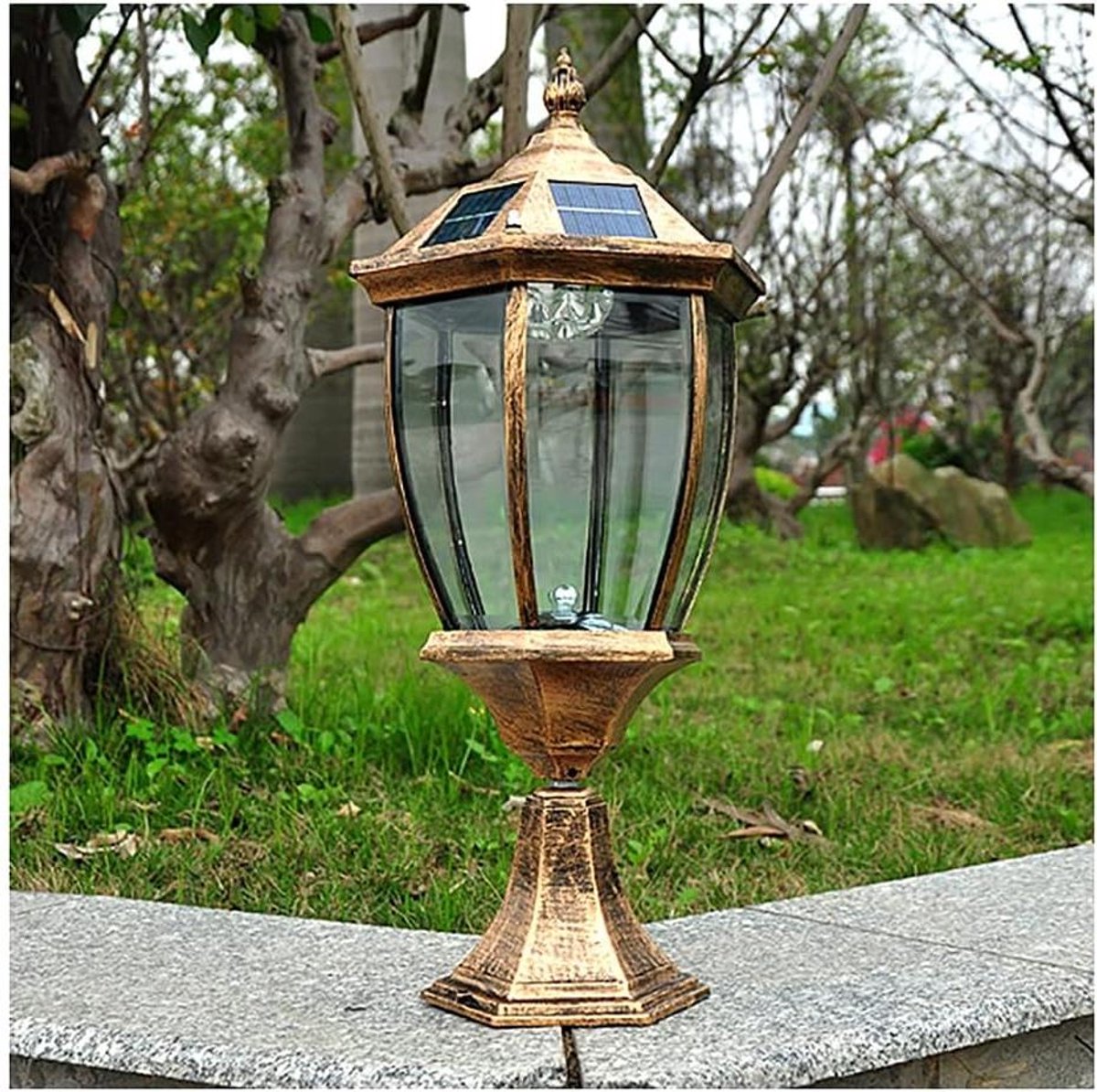 Lantaarnpaal op zonne-energie - Tuinlamp paalverlichting - Buitenruimte verlichten - IP65 waterdicht - 26x26x54cm - Messing