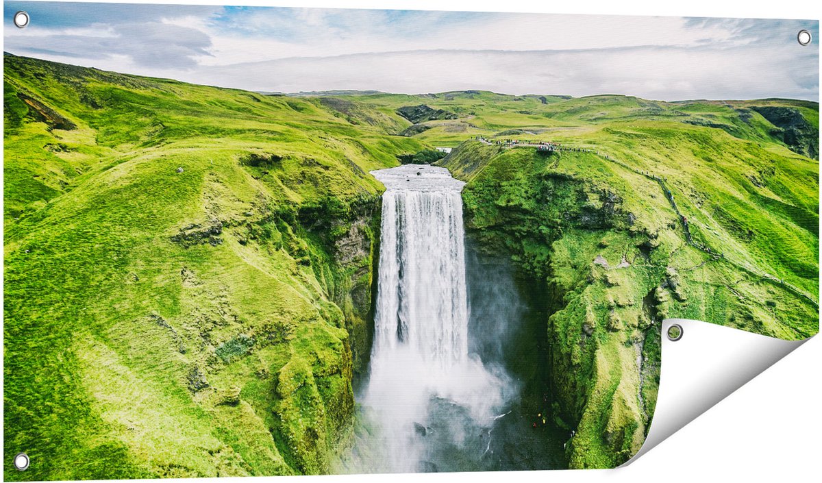 Gards Tuinposter Waterval in het Groene Landschap - 100x50 cm - Tuindoek - Tuindecoratie - Wanddecoratie buiten - Tuinschilderij Multikleur