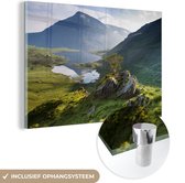MuchoWow® Glasschilderij 120x80 cm - Schilderij acrylglas - Kleurrijke afbeelding van een berglandschap - Foto op glas - Schilderijen