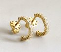 18 karaat geel gouden oorbellen met diamanten 18 karaat geel gouden oorbellen met diamanten