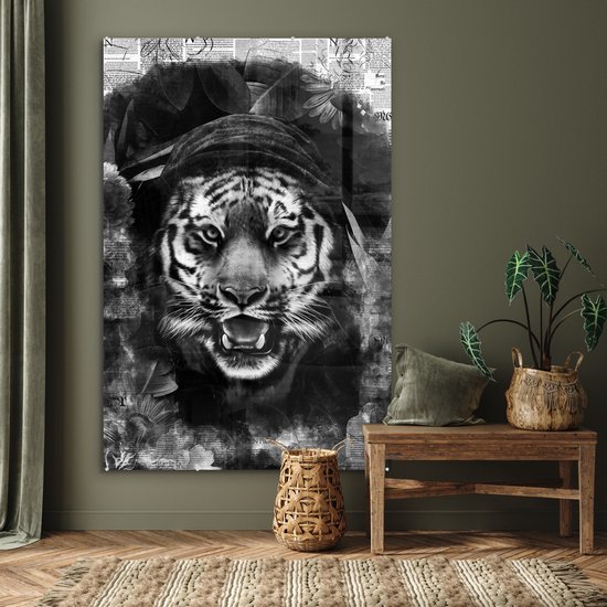 MuchoWow® Glasschilderij 100x150 cm - Schilderij acrylglas - Tijger met een capuchon op een achtergrond van kranten - zwart wit - Foto op glas - Schilderijen