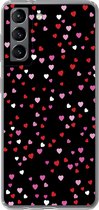 Geschikt voor Samsung Galaxy S21 hoesje - Een illustratie met hartjes op een zwarte achtergrond - Siliconen Telefoonhoesje