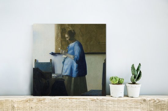 Décoration murale Métal - Peinture Aluminium - Femme lisant une lettre en bleu - Peinture de Johannes Vermeer - 20x20 cm - Dibond