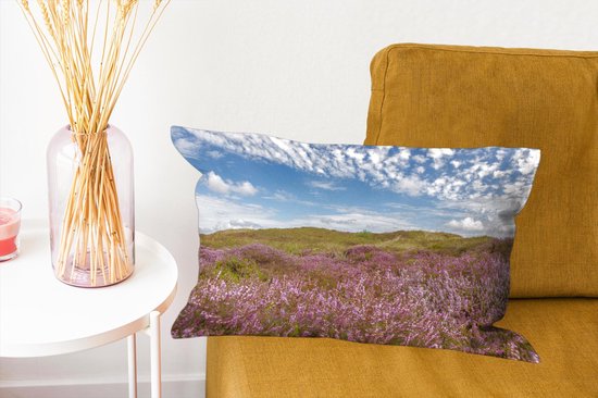 Sierkussen Waddenzee pour l'intérieur - Bruyère fleurie dans les dunes près des Waddenzee - 50x30 cm - Coussin intérieur rectangulaire en coton