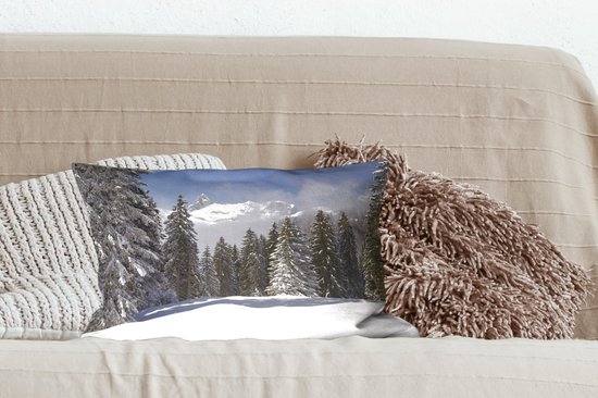 Sierkussen Noël pour l'intérieur - Les arbres enneigés des montagnes créent une atmosphère de Noël - 50x30 cm - Coussin intérieur rectangulaire en coton