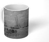 Mok - Pinken in de branding - Schilderij van Hendrik Willem Mesdag - zwart wit - 350 ML - Beker