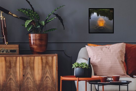 Cadre photo avec affiche - Une carpe koi géante dans l'eau - 40x40 cm - Cadre pour affiche