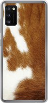 Geschikt voor Samsung Galaxy A41 hoesje - Een gevlekte koeienhuid - Siliconen Telefoonhoesje