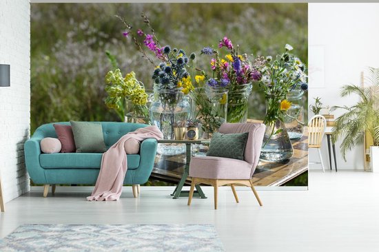 Papier peint photo peint photo vinyle - Fleurs dans des vases sur une table largeur 420 cm x hauteur 280 cm - Tirage photo sur papier peint (disponible en 7 tailles)