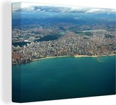 Canvas Schilderij Luchtfoto bij Fortaleza in Zuid-Amerika vanaf het water - 40x30 cm - Wanddecoratie