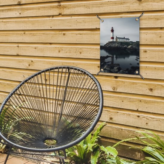 Tuin decoratie Vuurtoren - Zee - Rotsen - Scandinavië - Maritiem - 30x40 cm - Tuindoek - Buitenposter