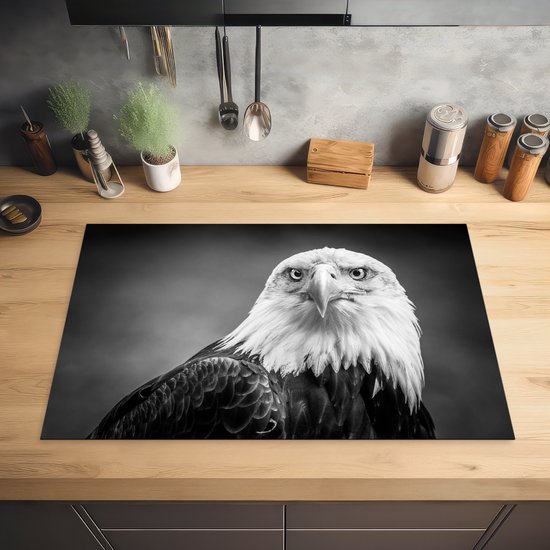 KitchenYeah® Inductie beschermer 81.2x52 cm - Arend - Roofvogel - Zwart - Wit - Dieren - Kookplaataccessoires - Afdekplaat voor kookplaat - Inductiebeschermer - Inductiemat - Inductieplaat mat