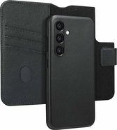 Accezz Hoesje Geschikt voor Samsung Galaxy S24 Hoesje Met Pasjeshouder - Accezz Leather Bookcase 2-in-1 met MagSafe - Zwart