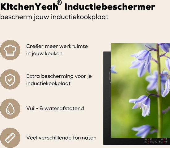 KitchenYeah® Inductie beschermer 80x52 cm - Een close-up van piekfijne sterhyacinten - Kookplaataccessoires - Afdekplaat voor kookplaat - Inductiebeschermer - Inductiemat - Inductieplaat mat