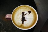 Schilderij - Banksy, meisje met ballon, Hoop, Latte Art , Beige Bruin , 3 maten , Wanddecoratie