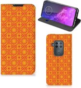 Motorola One Zoom Hoesje met Magneet Batik Orange