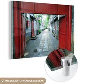 MuchoWow® Glasschilderij 120x80 cm - Schilderij acrylglas - Straatbeeld van een hutong in Beijing - Foto op glas - Schilderijen
