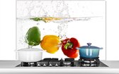Spatscherm keuken 100x65 cm - Kookplaat achterwand Paprika - Water - Groenten - Muurbeschermer - Spatwand fornuis - Hoogwaardig aluminium
