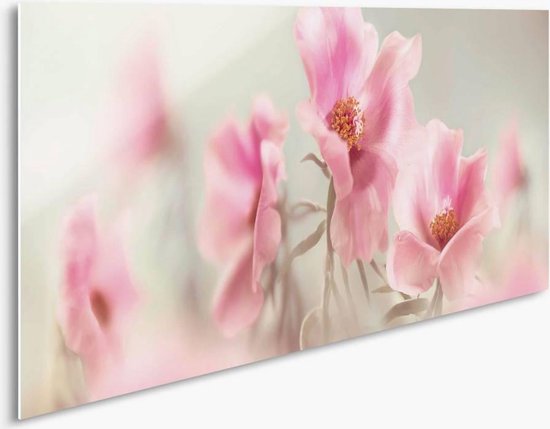 Senior Vrouw Roze Bloemen Op Het Canvas Schilderij Stockfoto - Getty Images