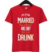 Am Getting Married | Vrijgezellenfeest Cadeau Man - Groom To Be Bachelor Party - Grappig Bruiloft En Bruidegom Bier Shirt - T-Shirt - Unisex - Rood - Maat S